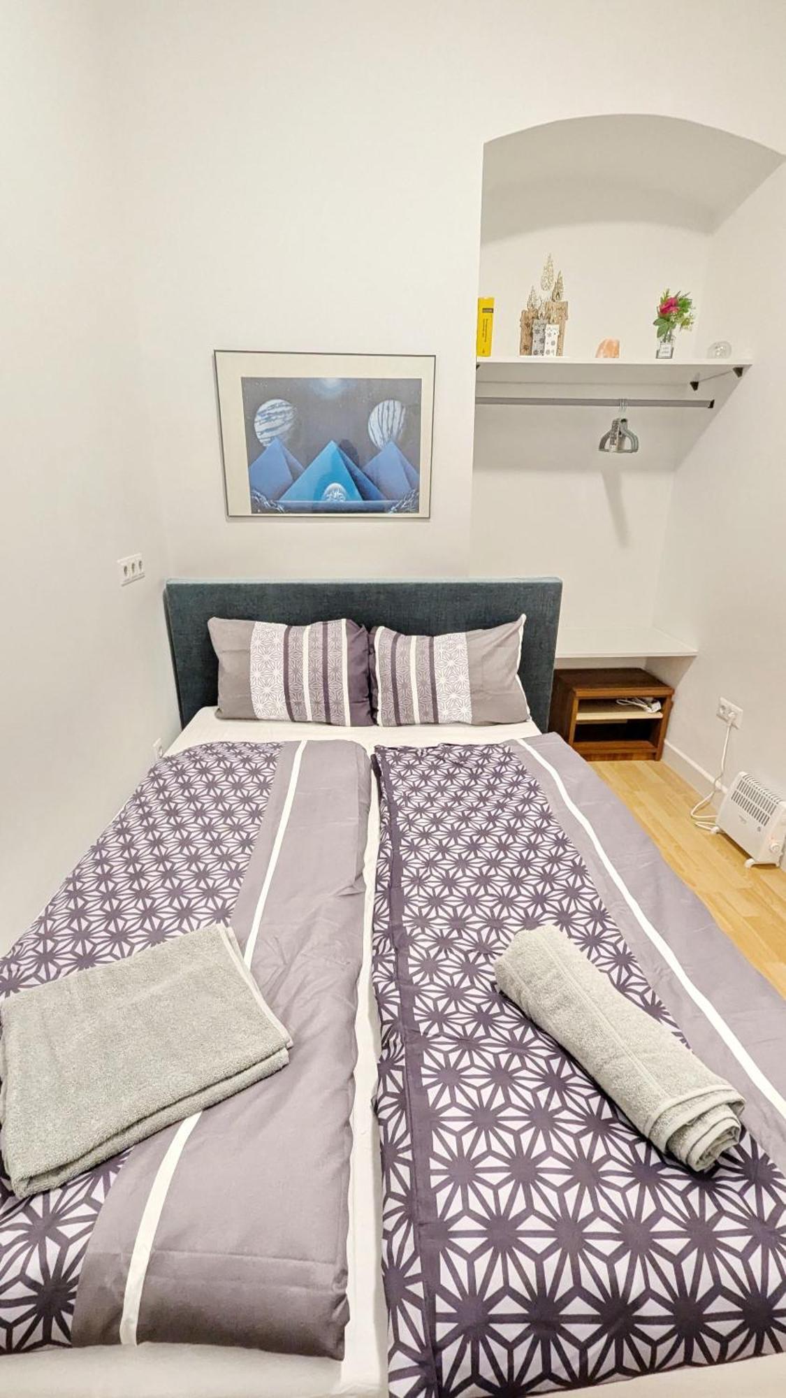 Cozy Rooms In Lugner City Area Вена Экстерьер фото
