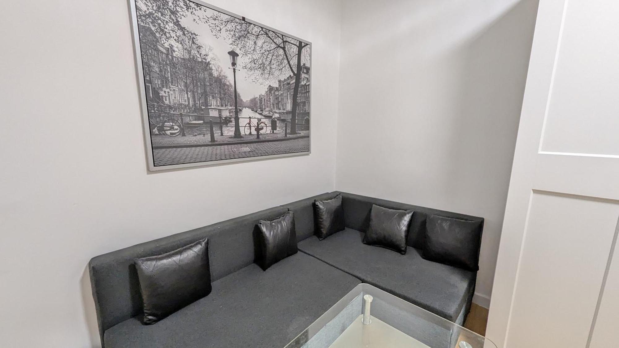 Cozy Rooms In Lugner City Area Вена Экстерьер фото